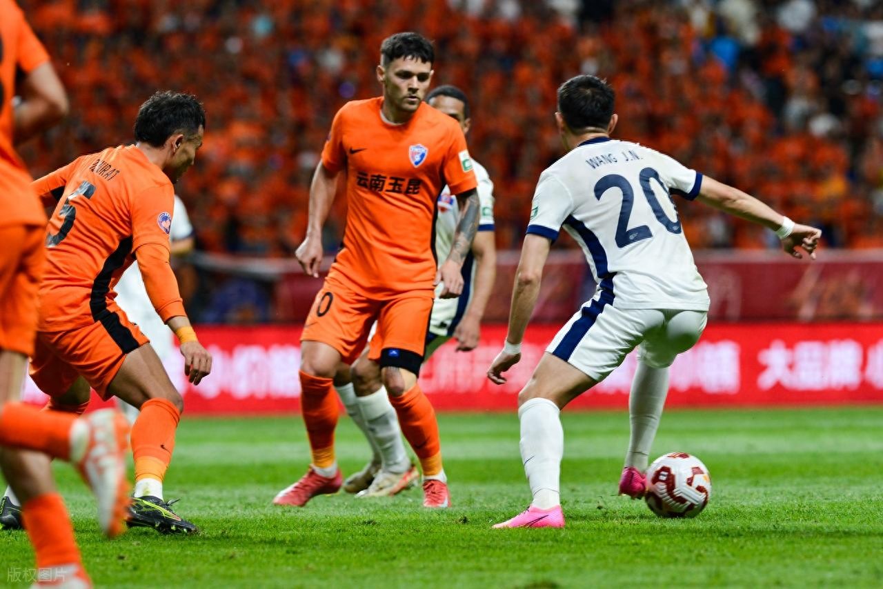 包含今晚中超焦点战,皇家社会状态回暖,赛场秩序良好,球队文化再被提及的词条 包含今晚中超焦点战,皇家社会状态回暖,赛场秩序良好,球队文化再被提及的词条